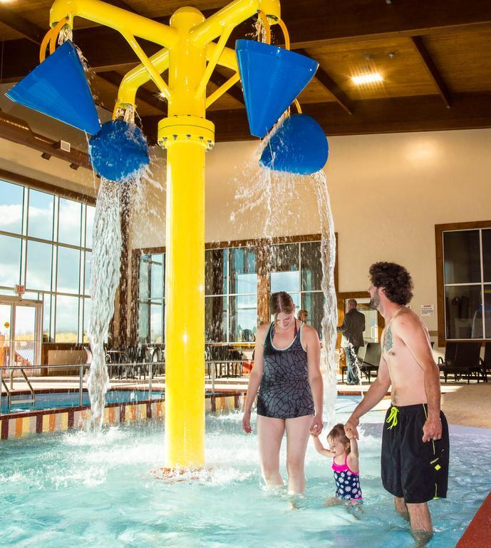 Elkhorn Resort, Spa, And Conference Centre Wasagaming Екстер'єр фото