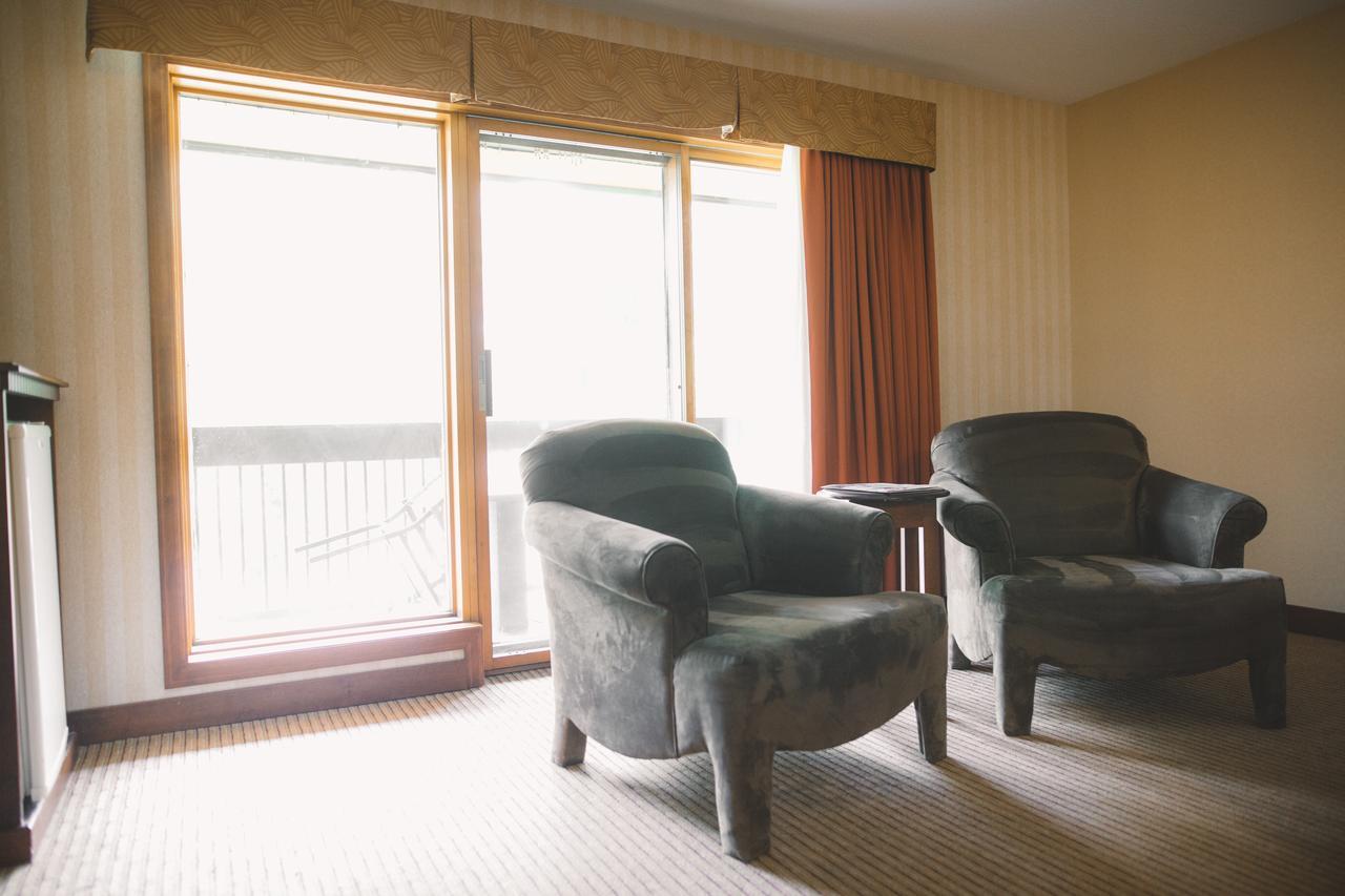 Elkhorn Resort, Spa, And Conference Centre Wasagaming Екстер'єр фото