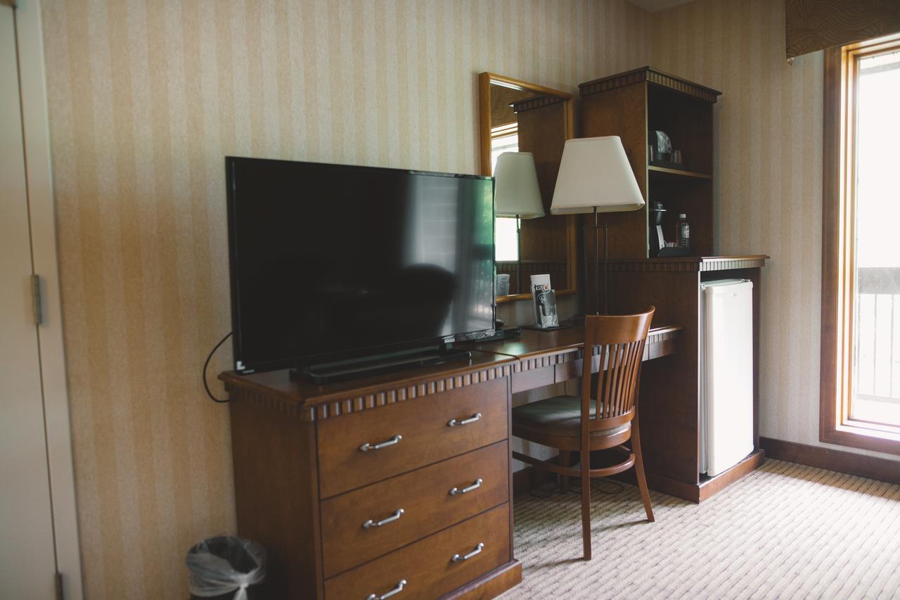 Elkhorn Resort, Spa, And Conference Centre Wasagaming Екстер'єр фото