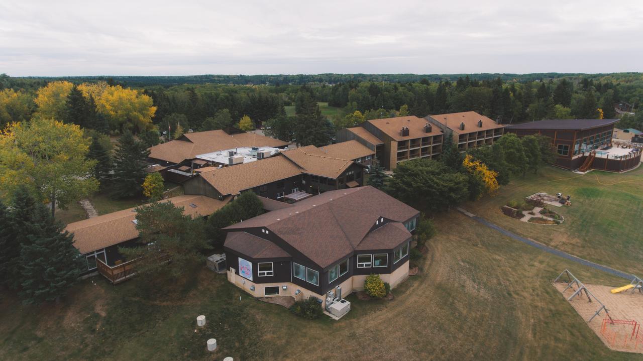 Elkhorn Resort, Spa, And Conference Centre Wasagaming Екстер'єр фото