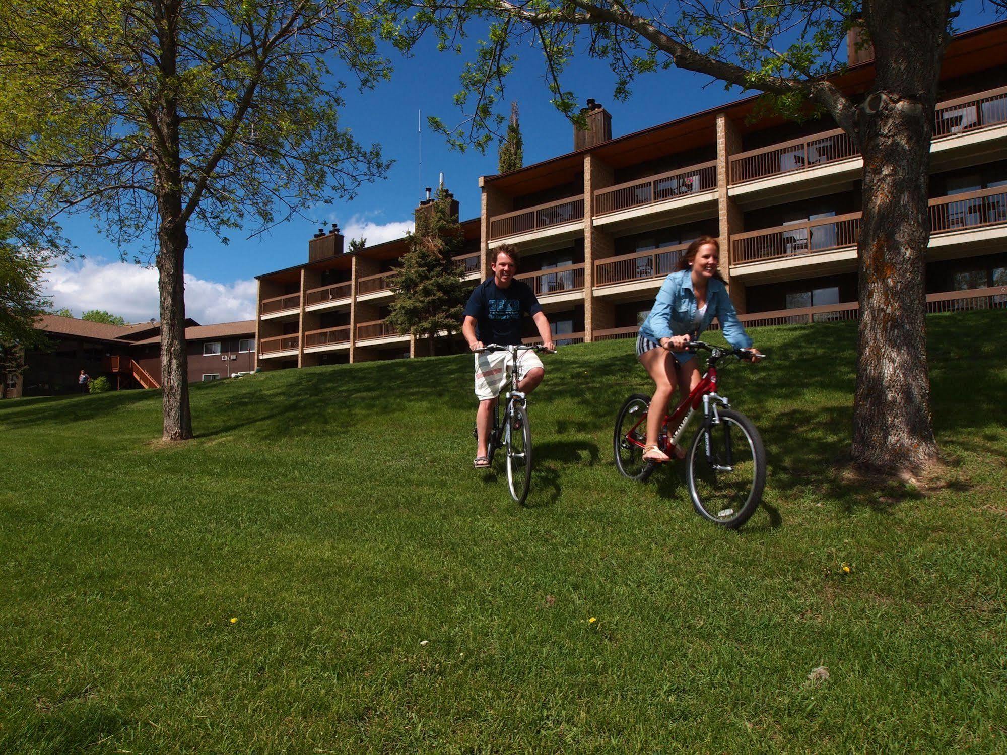 Elkhorn Resort, Spa, And Conference Centre Wasagaming Екстер'єр фото