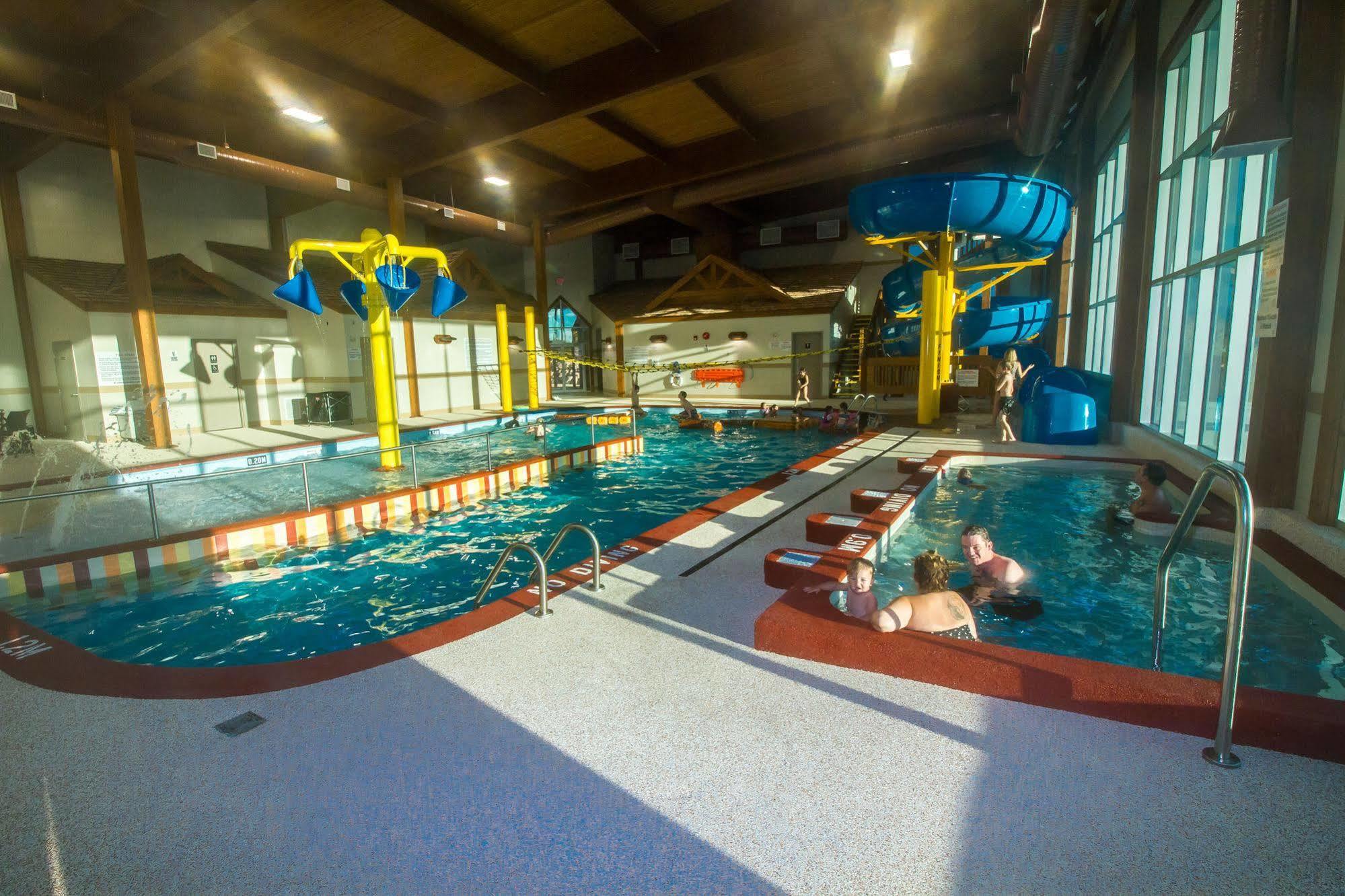 Elkhorn Resort, Spa, And Conference Centre Wasagaming Екстер'єр фото