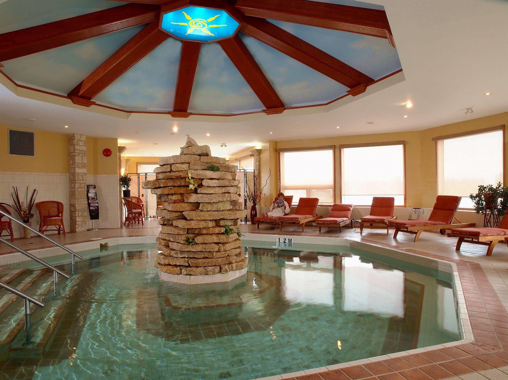 Elkhorn Resort, Spa, And Conference Centre Wasagaming Екстер'єр фото