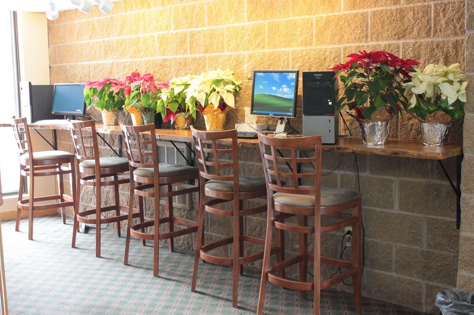 Elkhorn Resort, Spa, And Conference Centre Wasagaming Екстер'єр фото